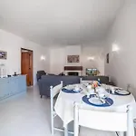 Spacious Two Bedroom Apt, 200m From The Διαμέρισμα