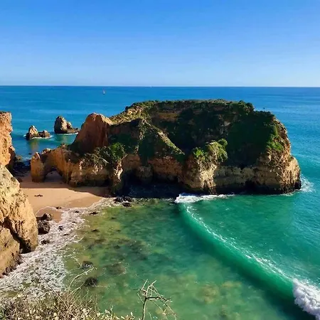 Appartement Spacious Two Bedroom Apt, 200m From The