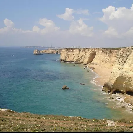 Appartement Spacious Two Bedroom Apt, 200m From The