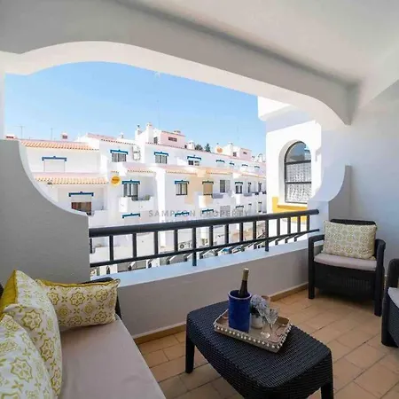 Spacious Two Bedroom Apt, 200m From The Lejlighed Carvoeiro (Lagoa)
